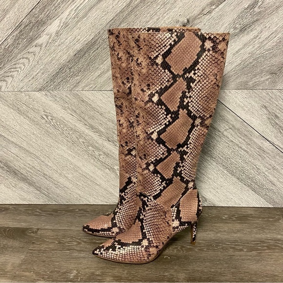 Steve Madden | Kinga knee high heel boot in pink snake Size 6 - Picture 4 of 12